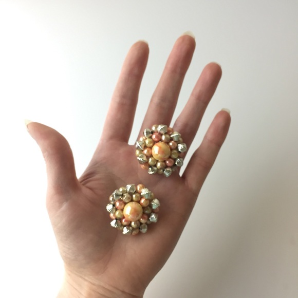 Vintage Runway Statement Beaded Clip On Earrings - Picture 7 of 8